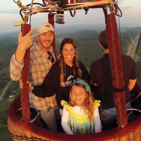 family in a hot air balloon, hot air balloon nashville tn, middle tennessee hot air adventures